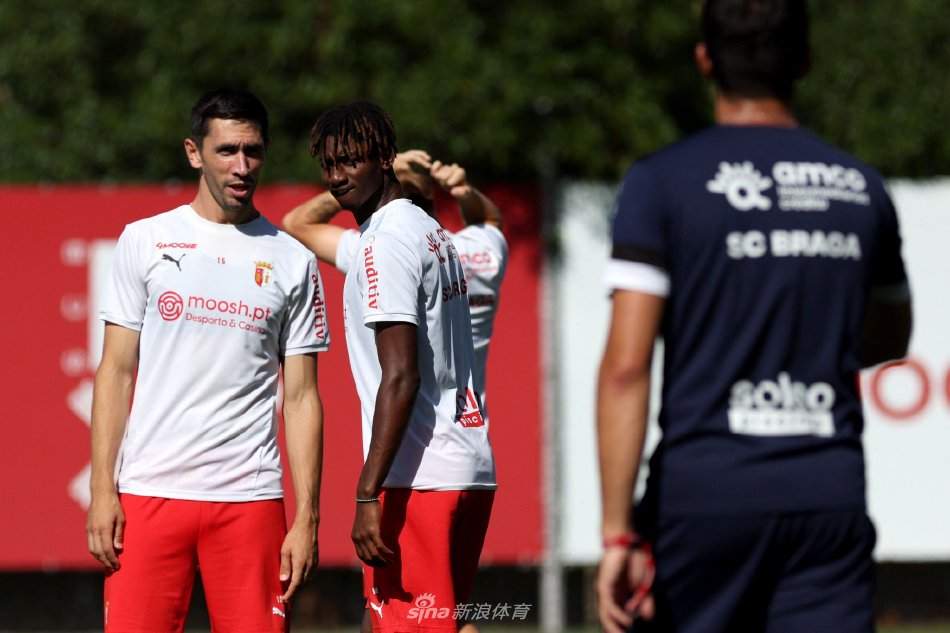 切尔西签下 切尔西签下